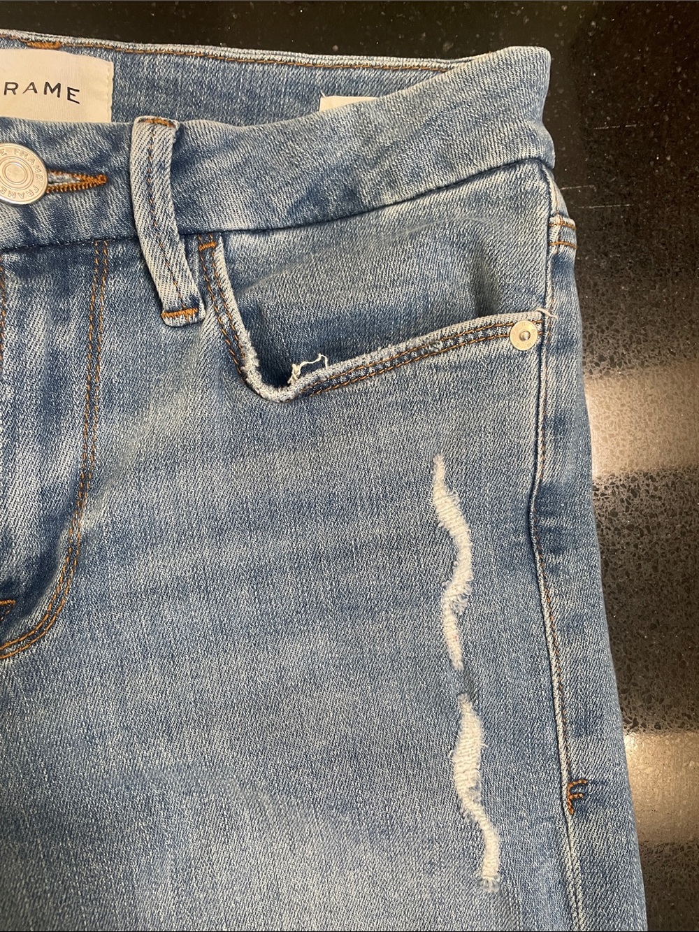 Frame Denim Light Blue Cropped Raw-Hem Jeans - Picture 3 of 11